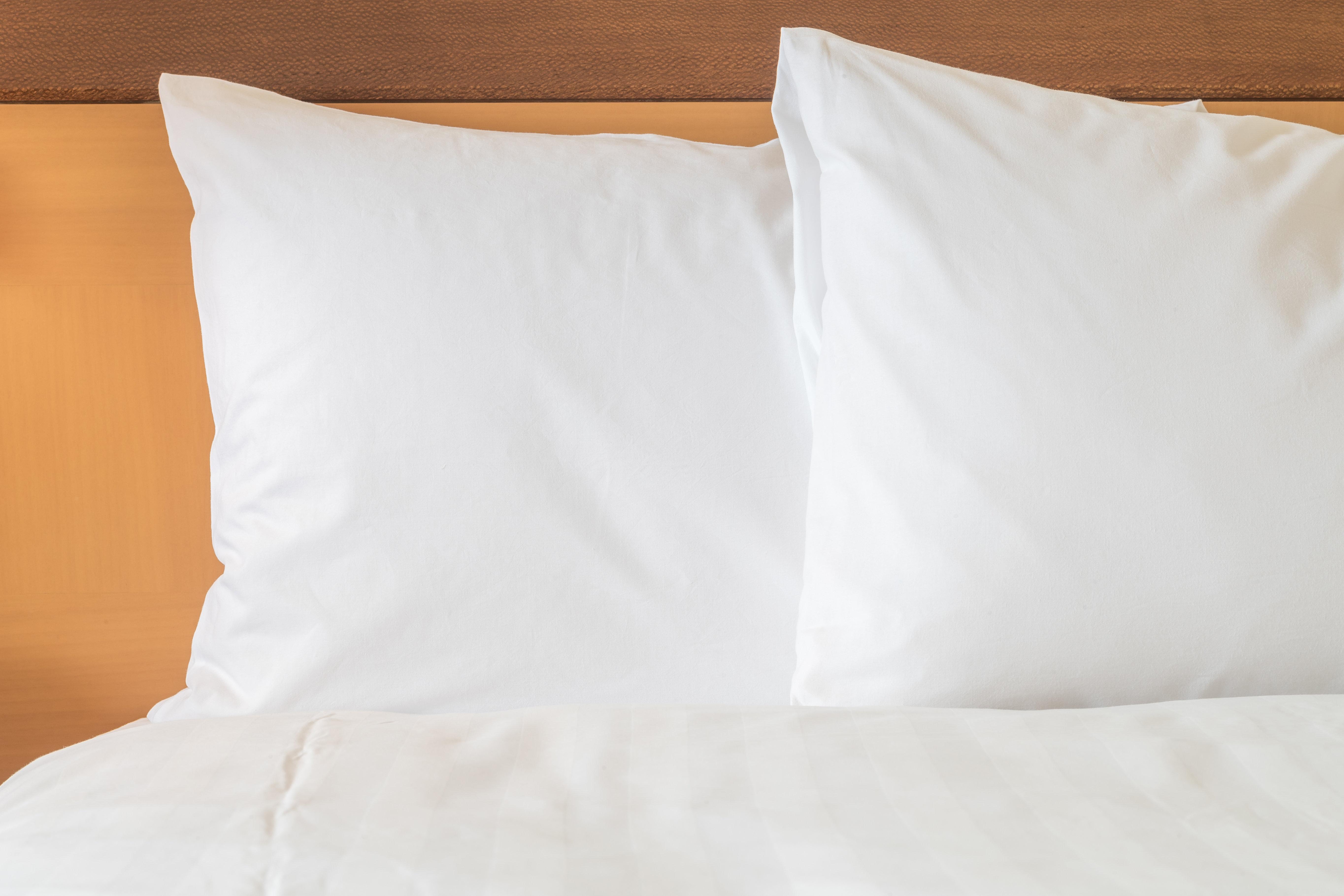 Intercontinental Boston By Ihg Hotell Exteriör bild Two pillows on a bed